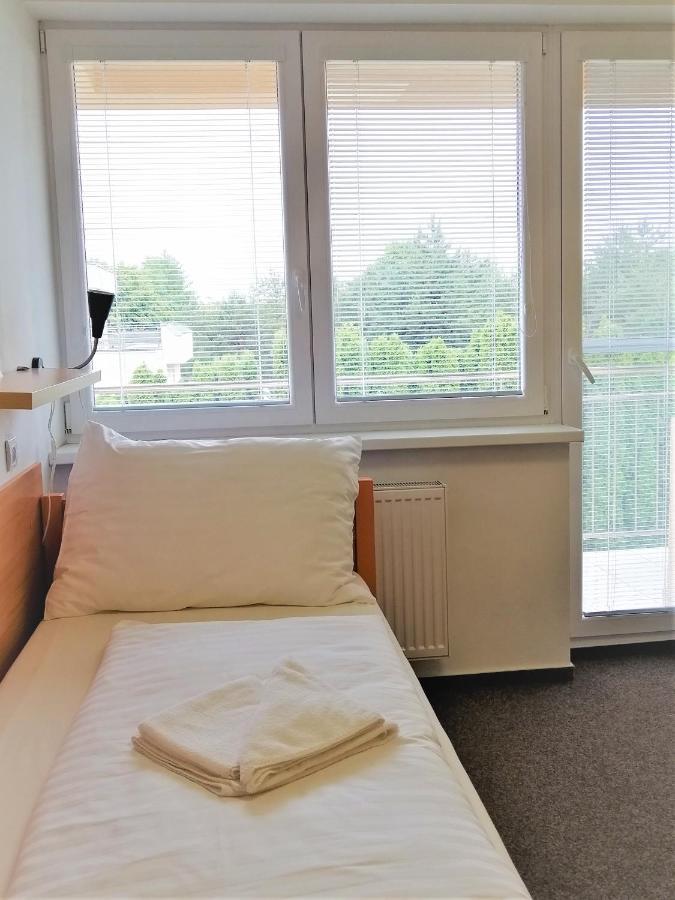 Penzion Adriana Nové Mesto nad Váhom Exterior foto